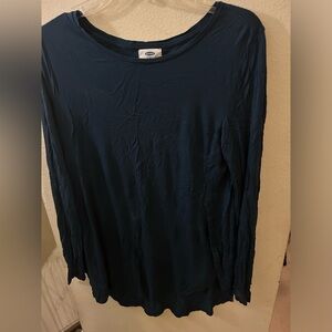 NWOT Old Navy top with slits on both sides size medium dark blue